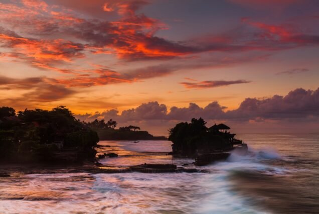 Pura Tanah Lot at sunset, Bali